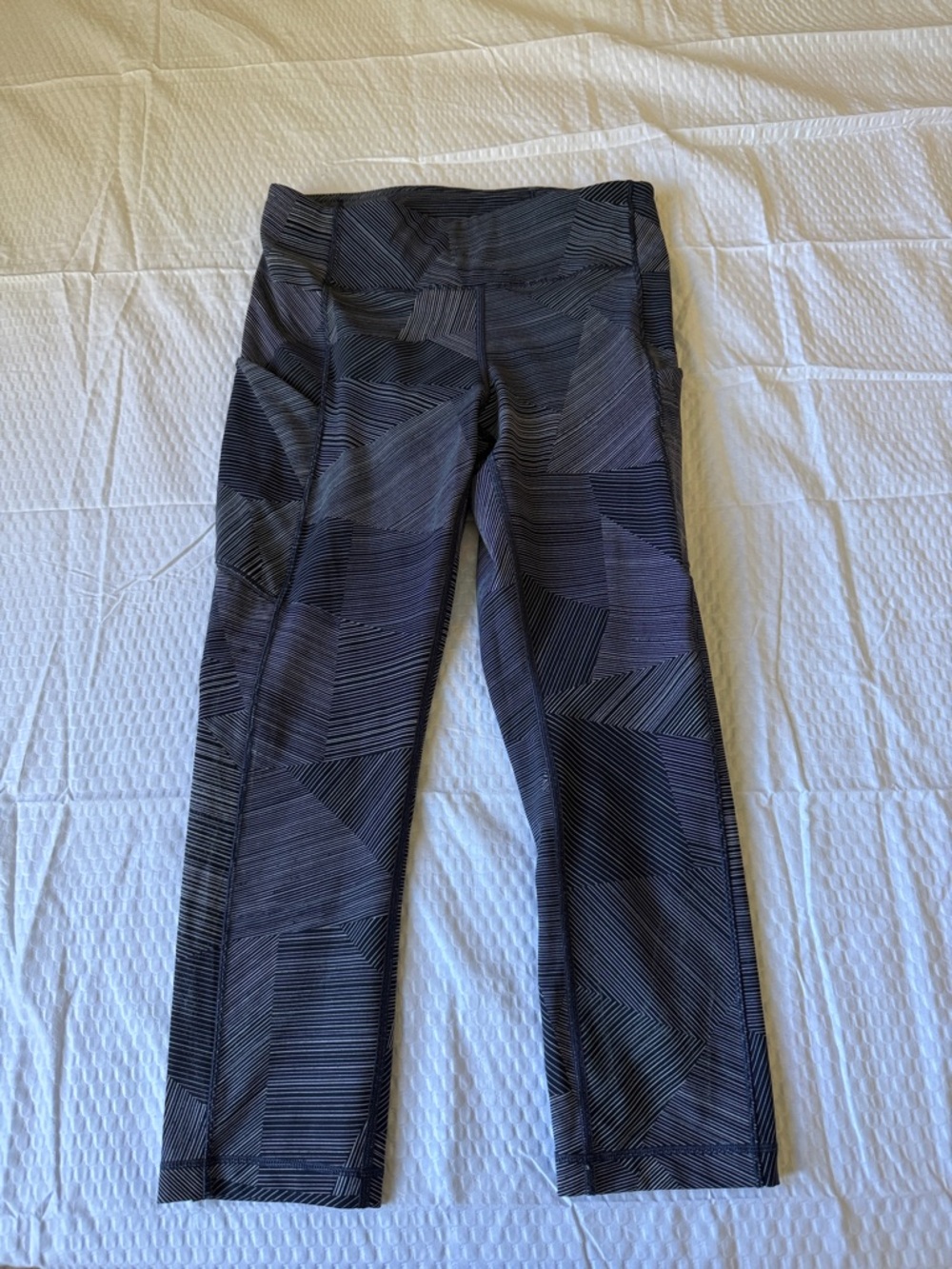 lululemon athletica Navy Geometric Cropped Leggings - Picture 7 of 11
